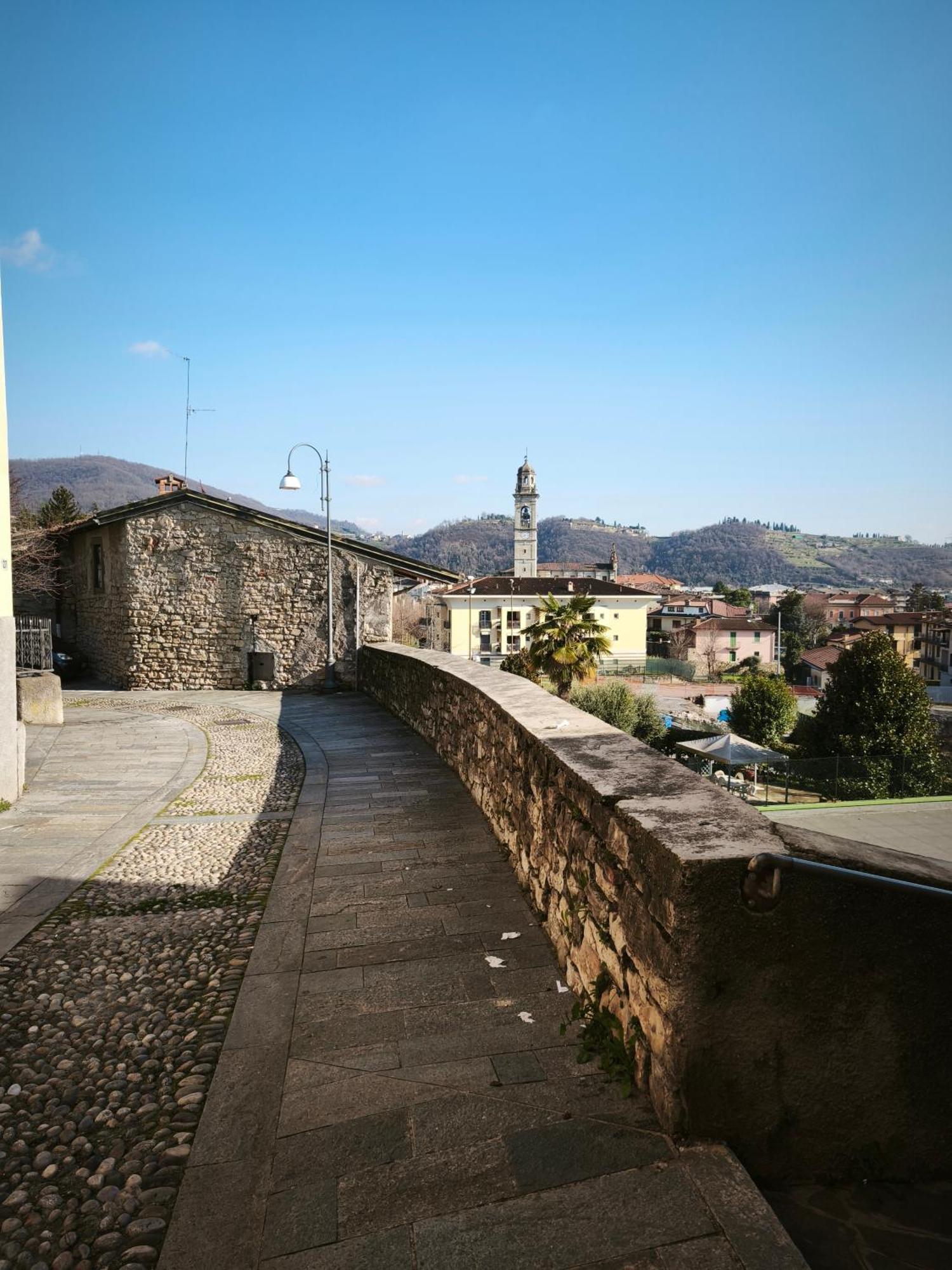 Il Piazzolo, Un Angolo Di Storia Carobbio degli Angeli Exteriér fotografie