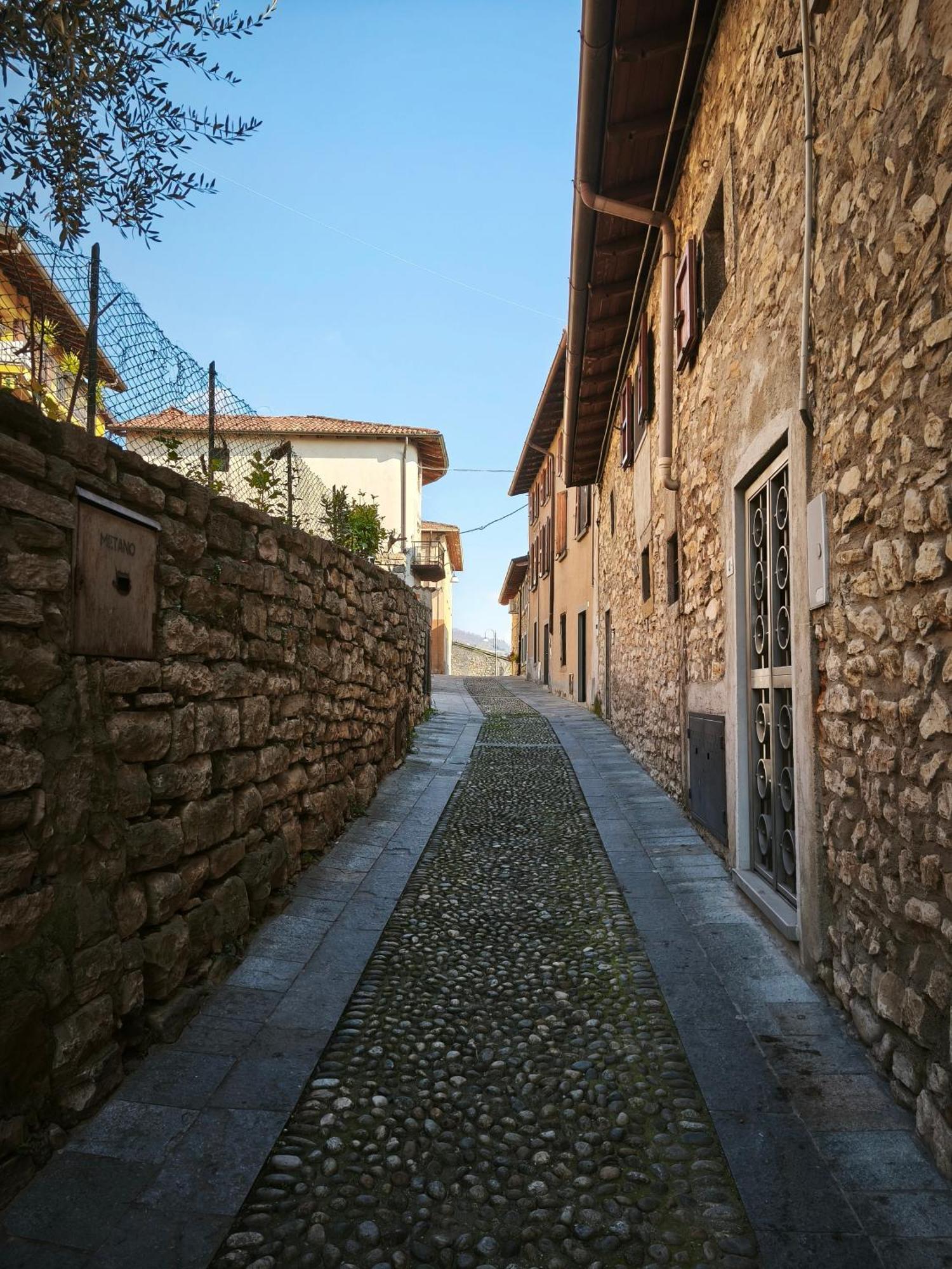 Il Piazzolo, Un Angolo Di Storia Carobbio degli Angeli Exteriér fotografie